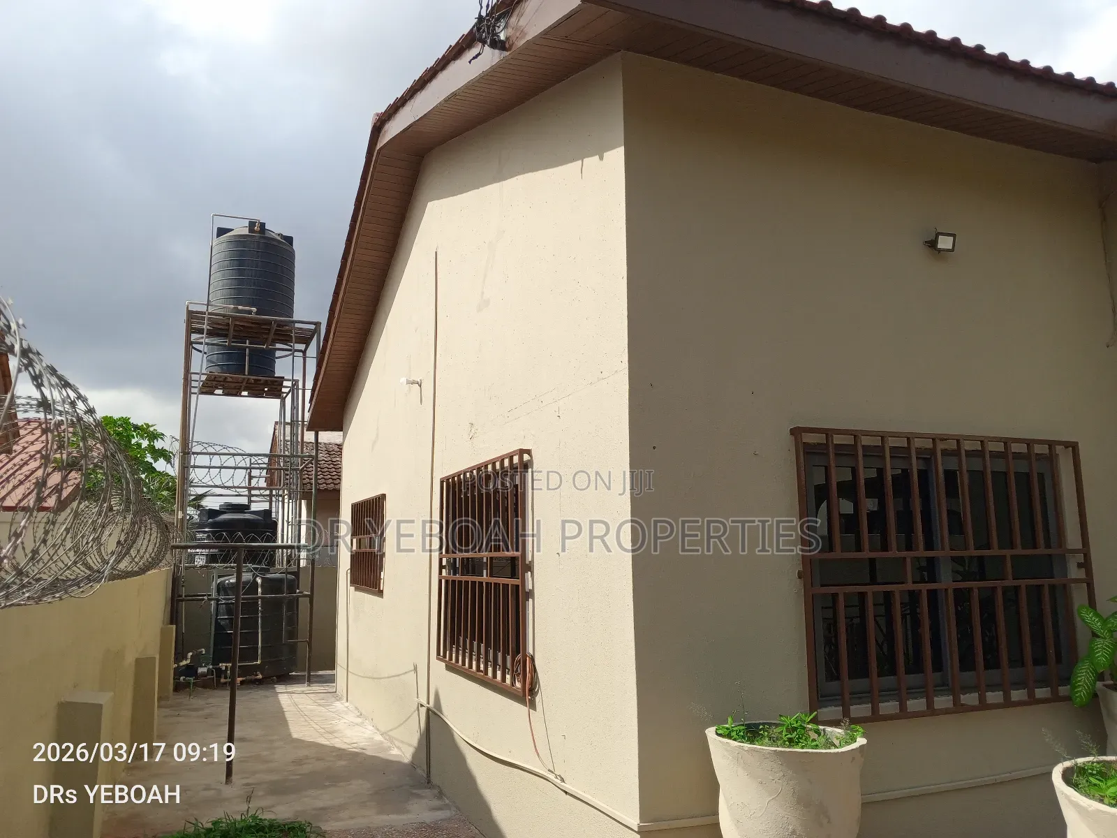 3bdrm House in Spintex:-  3 for rent