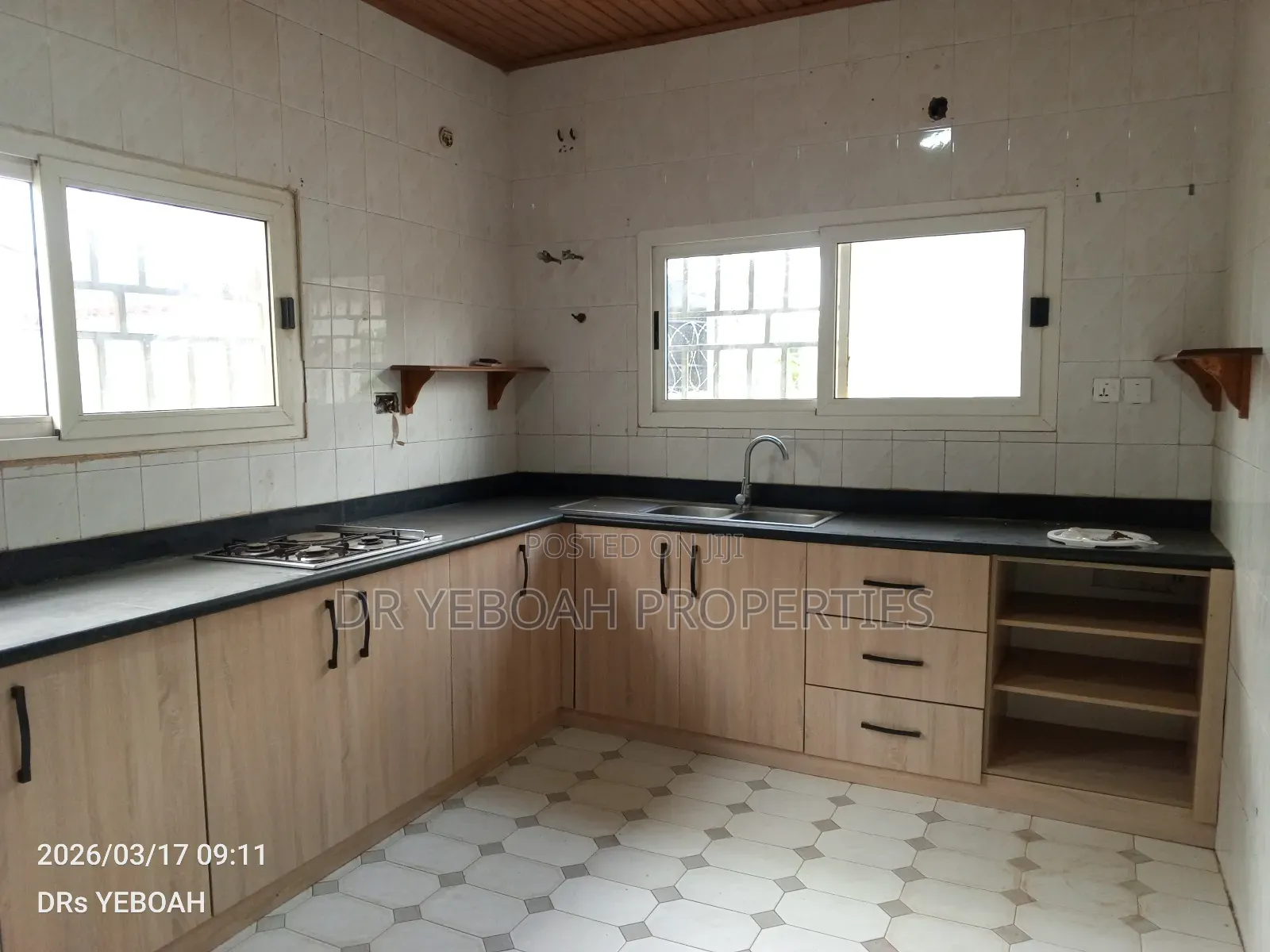 3bdrm House in Spintex:-  3 for rent