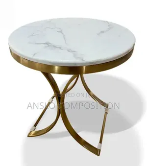 Golden Wedding Cake Table