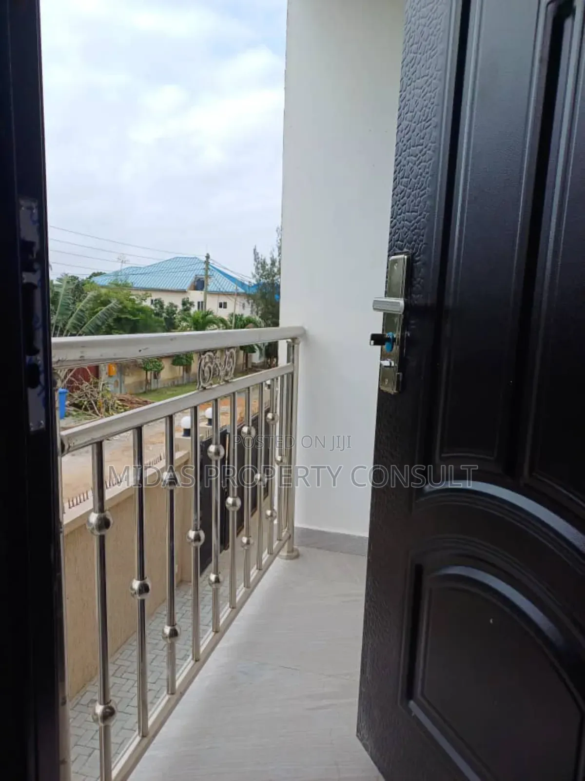 Furnished 3bdrm Apartment in Celebrity Golf, Sakumono for sale
