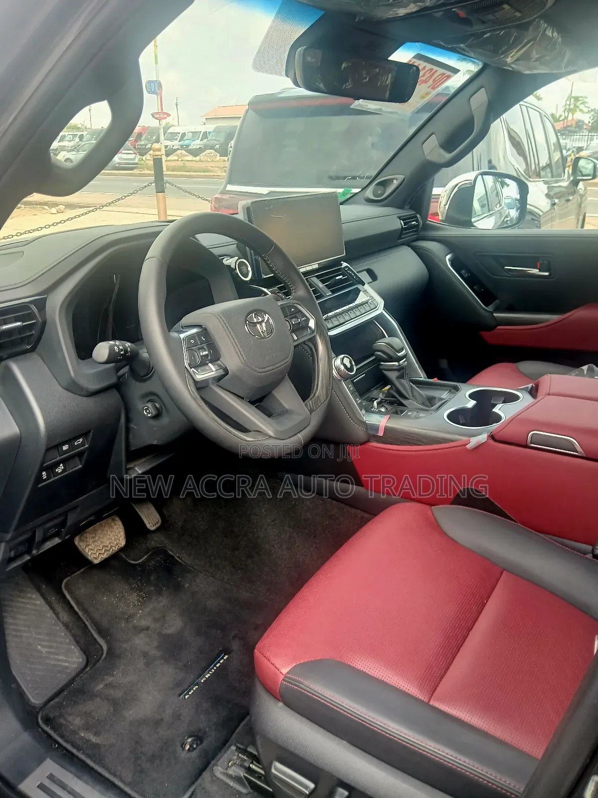 New Toyota Land Cruiser LC300 2025 Gray
