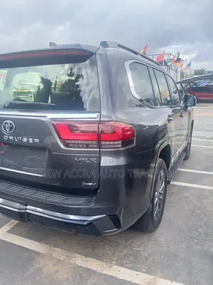 New Toyota Land Cruiser LC300 2025 Gray