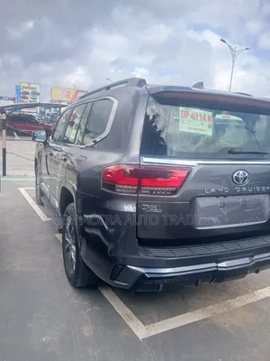 New Toyota Land Cruiser LC300 2025 Gray