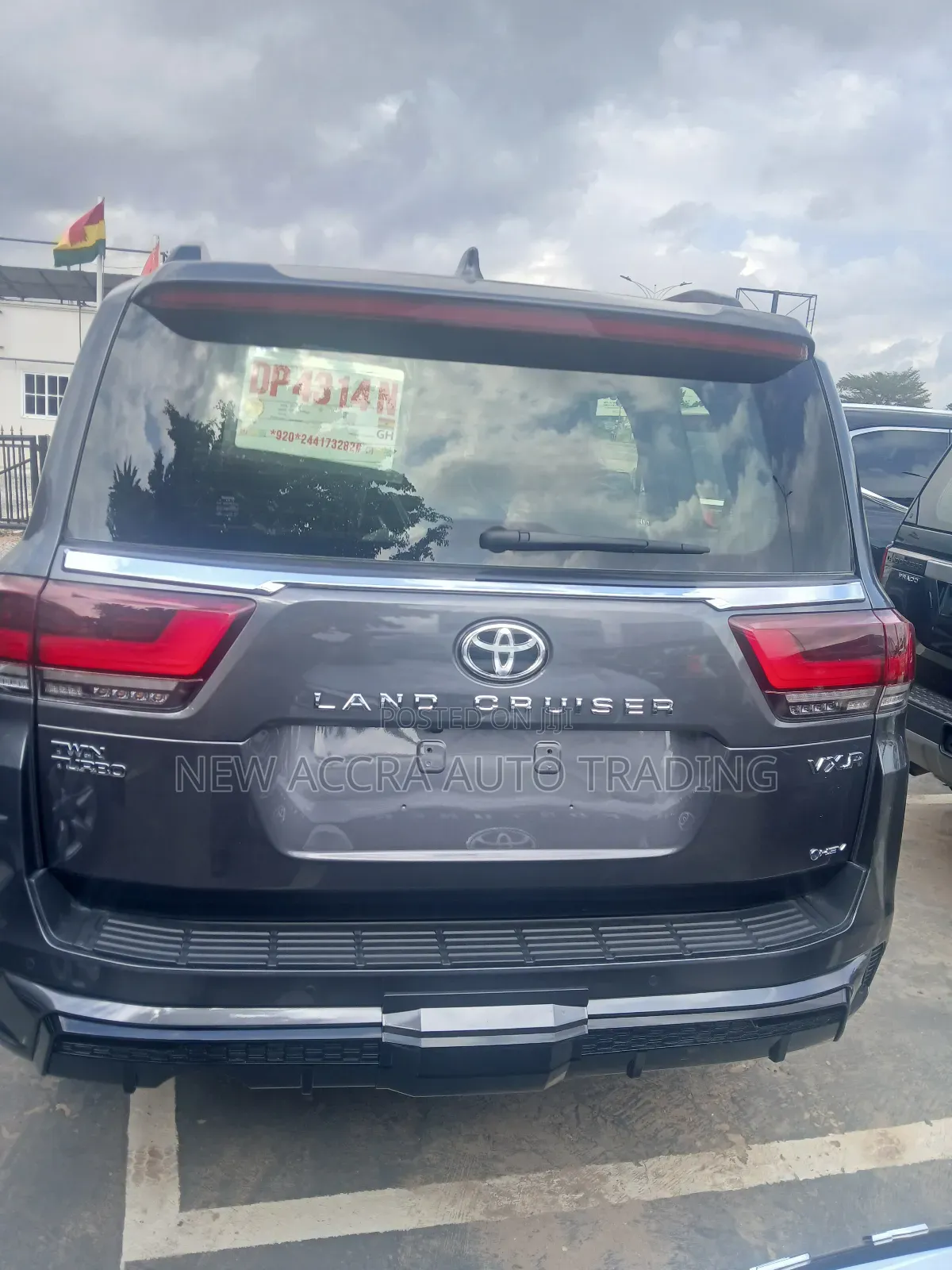 New Toyota Land Cruiser LC300 2025 Gray