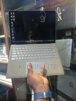 Laptop Microsoft Surface Laptop 8GB Intel Core i5 SSD 256GB