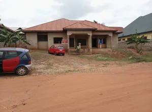 7bdrm House in Brother K Estate, Kumasi Metropolitan for sale