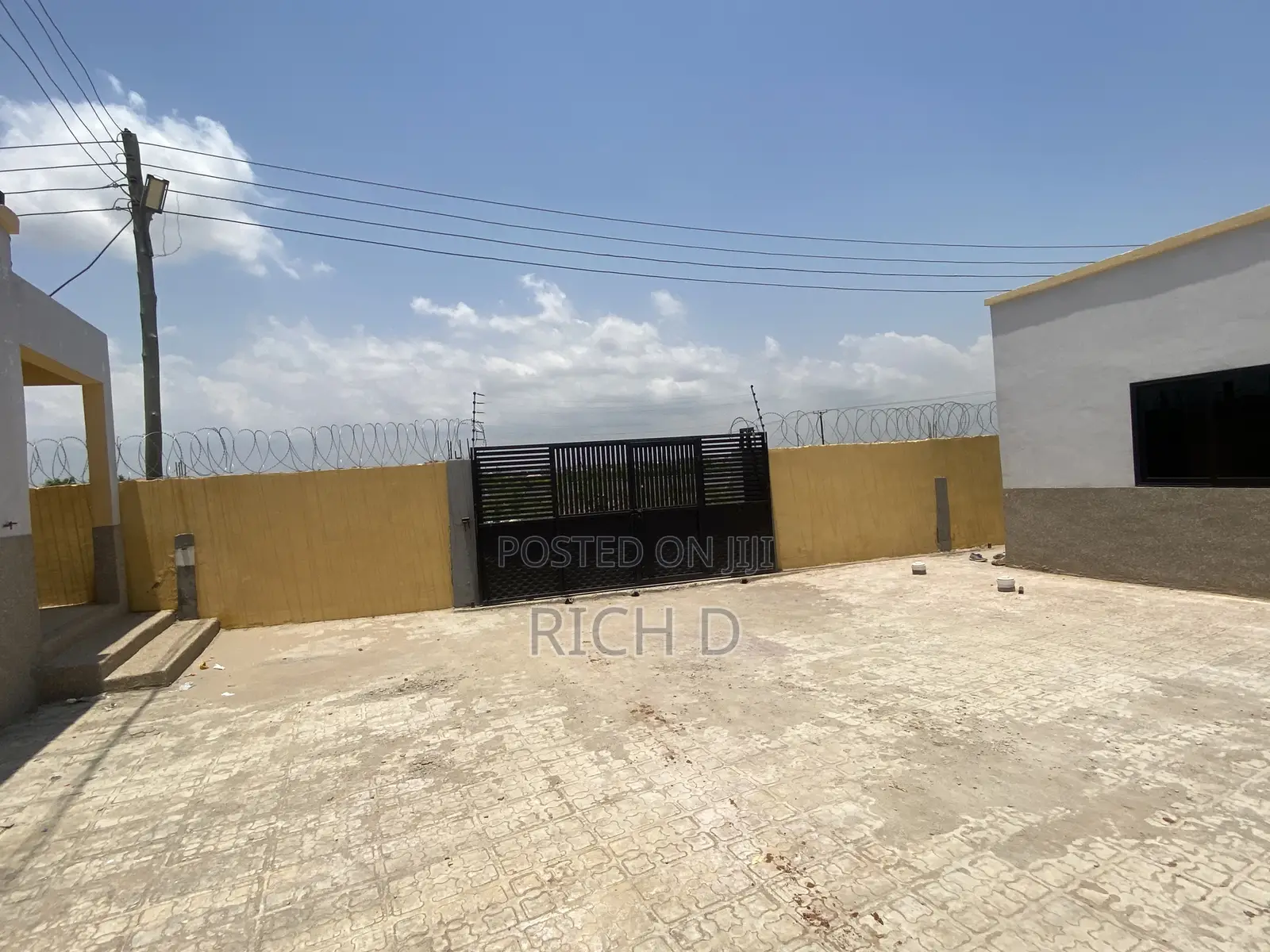 2bdrm House in Dawhenya for rent