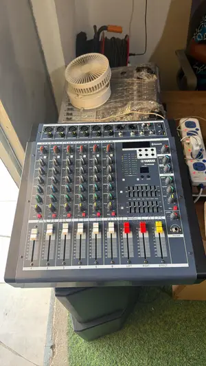 Yamaha Ya-602usb 6 Channel Powered Mixer
