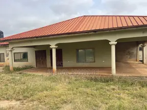 7bdrm House in Richmoni Estate, Atwima Kwanwoma for sale