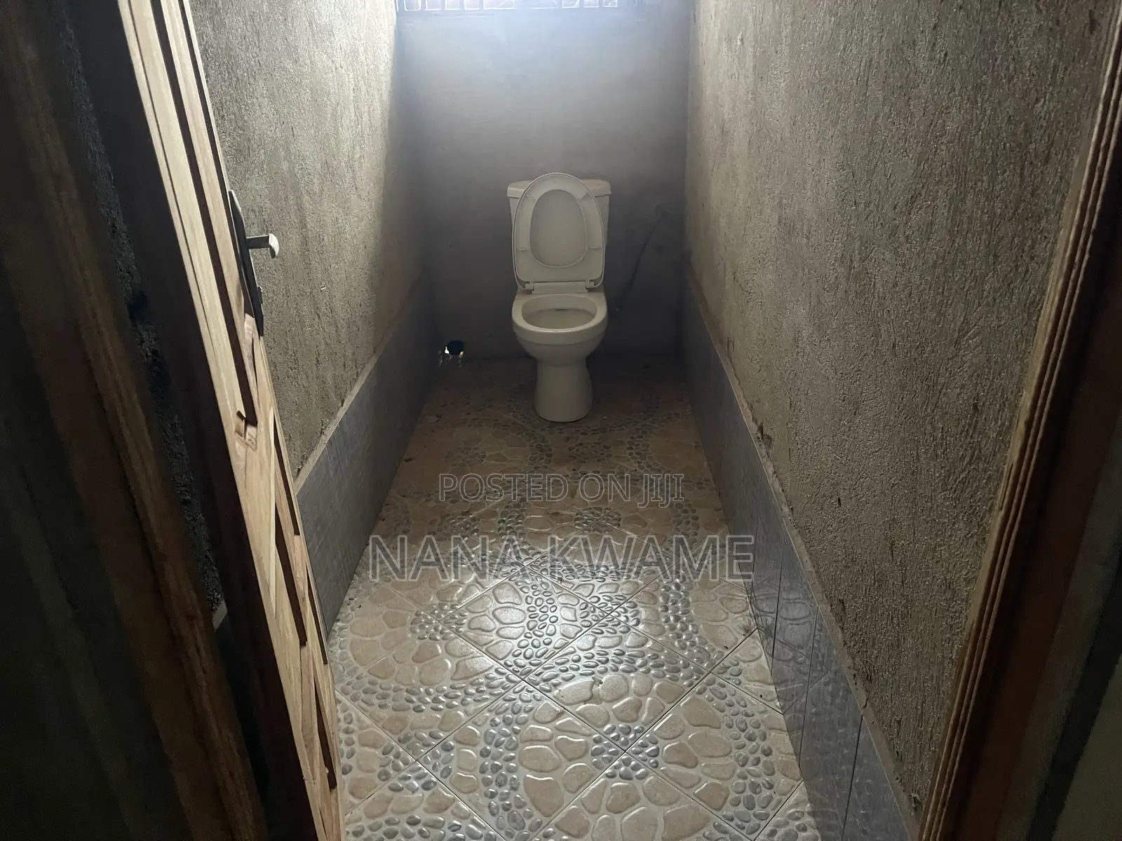7bdrm House in Richmoni Estate, Atwima Kwanwoma for sale