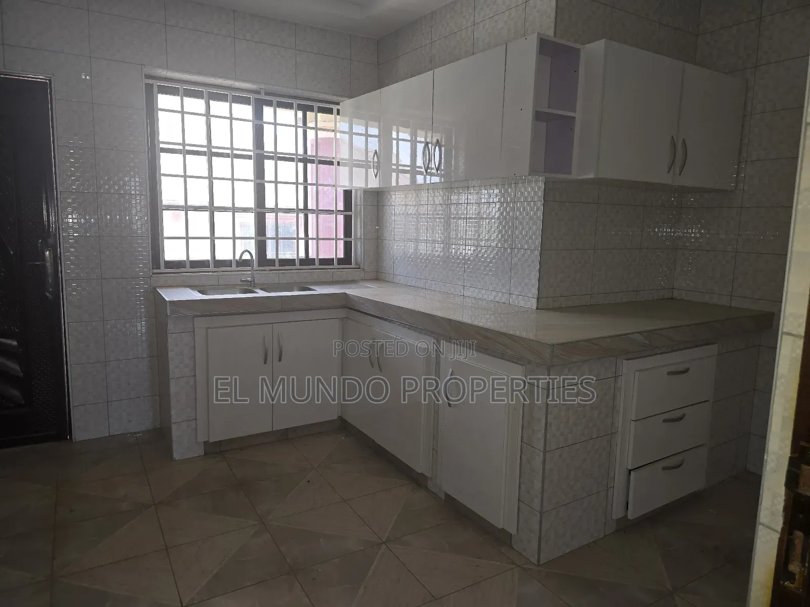 6bdrm House in Agric Krumoase, Kumasi Metropolitan for sale