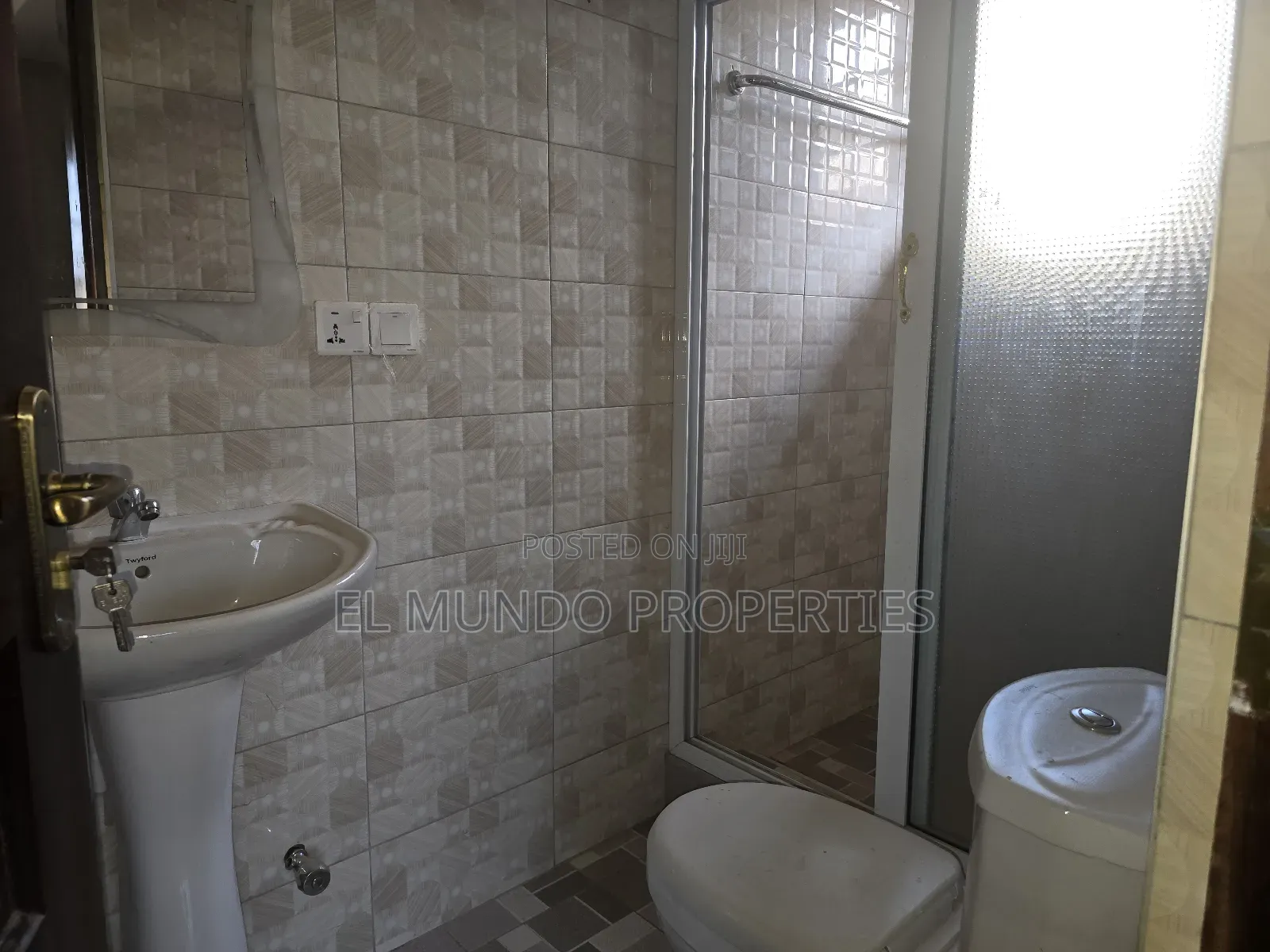 6bdrm House in Agric Krumoase, Kumasi Metropolitan for sale