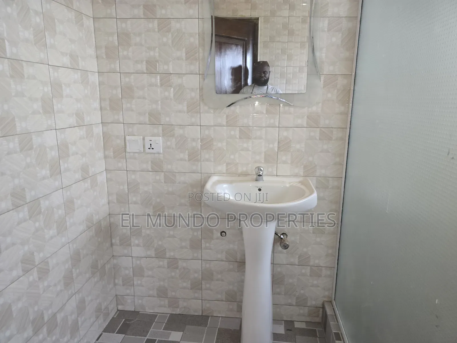 6bdrm House in Agric Krumoase, Kumasi Metropolitan for sale