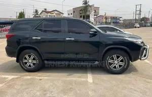 Toyota Fortuner 2018 Black
