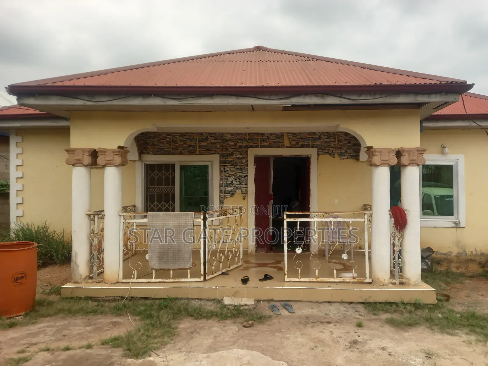 4bdrm House in Abrem Nwamase, Kumasi Metropolitan for sale