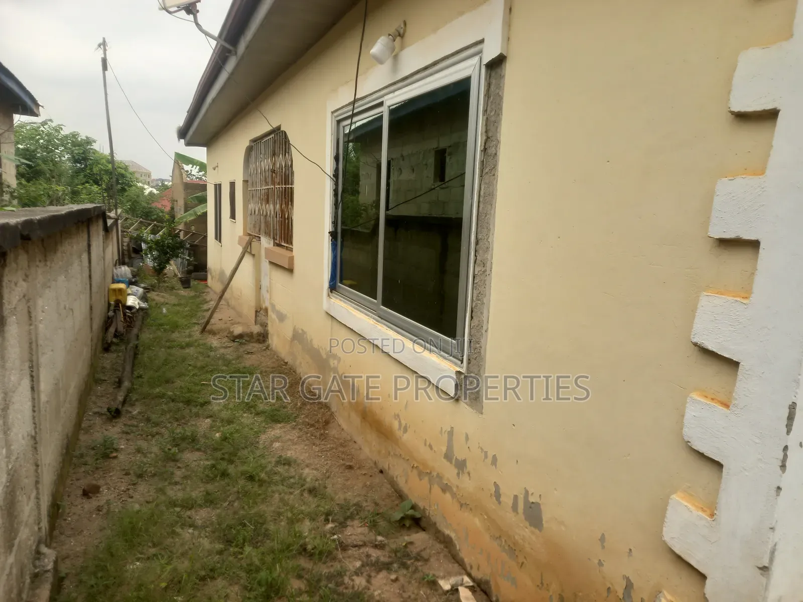 4bdrm House in Abrem Nwamase, Kumasi Metropolitan for sale