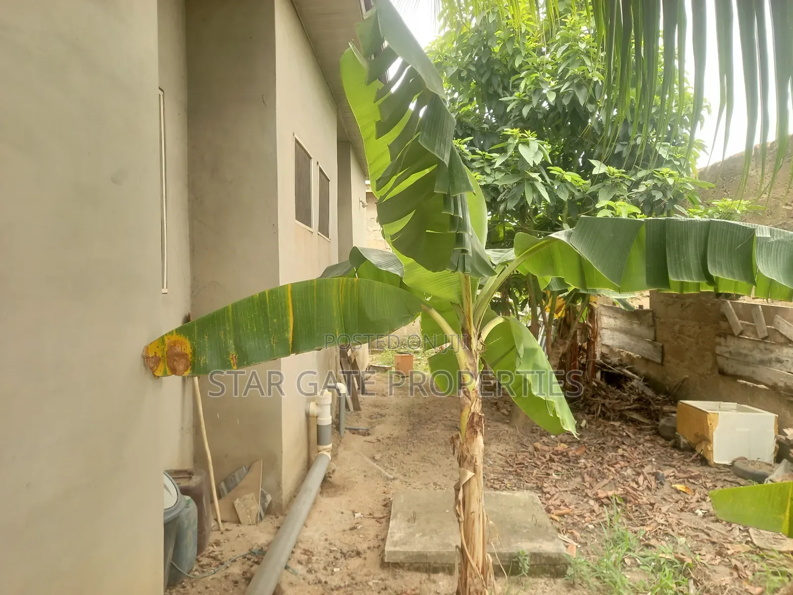 4bdrm House in Abrem Nwamase, Kumasi Metropolitan for sale