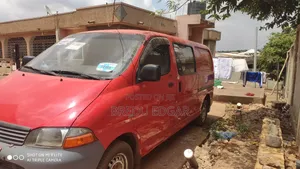 Toyota HiAce 2005 Red