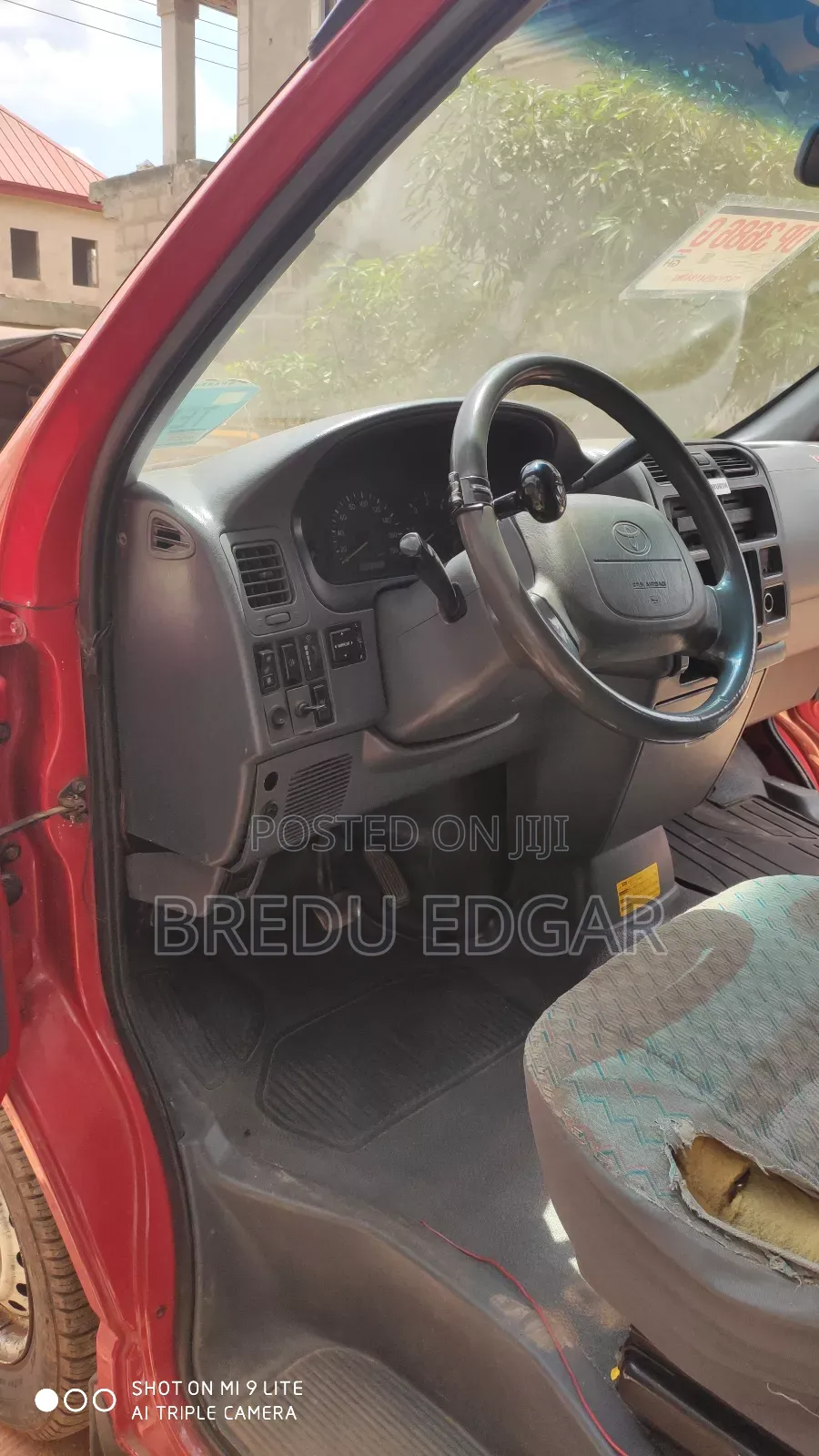 Toyota HiAce 2005 Red