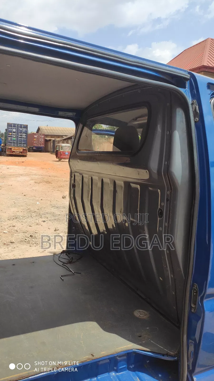 Toyota HiAce 2010 Blue
