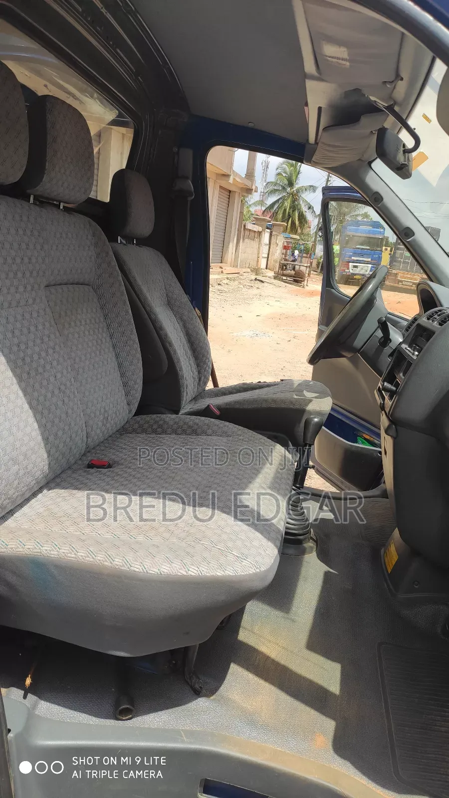 Toyota HiAce 2010 Blue