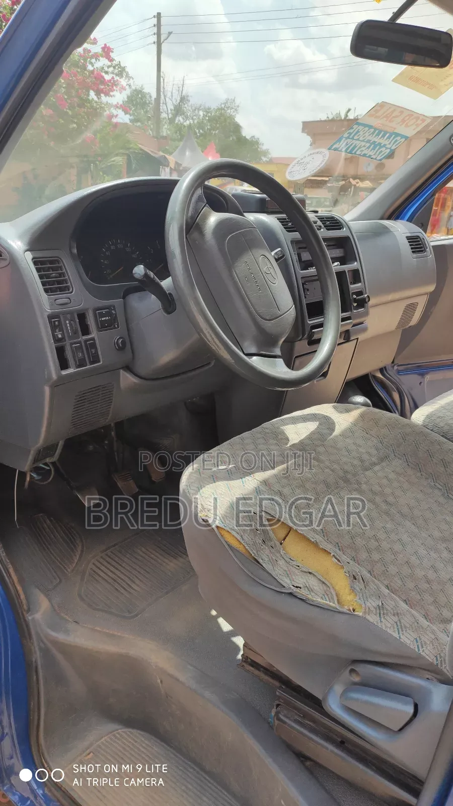 Toyota HiAce 2010 Blue