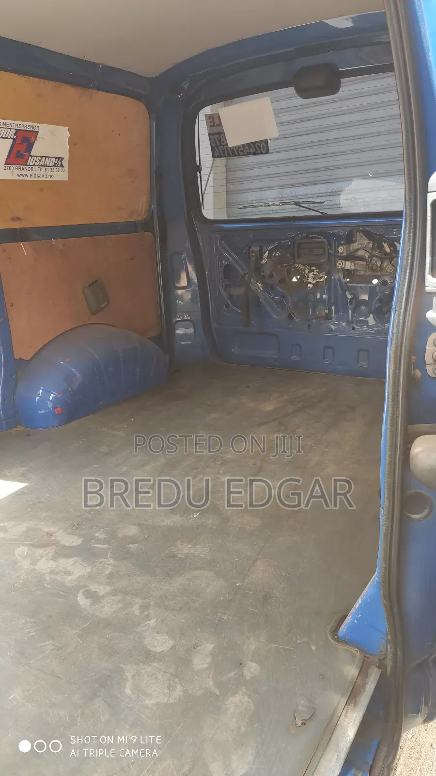 Toyota HiAce 2010 Blue