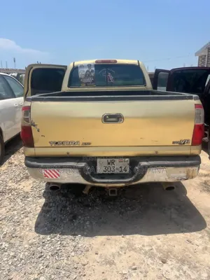 Toyota Tundra 2010 Gold