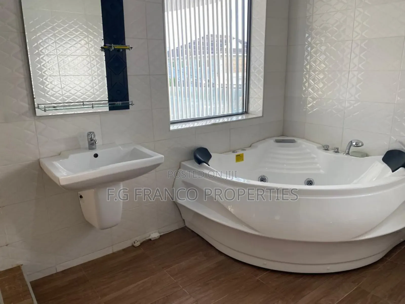 5bdrm House in Kg Franco Properties, East Legon for sale