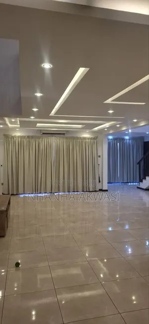 5bdrm House in Sakumono for rent