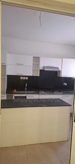 5bdrm House in Sakumono for rent