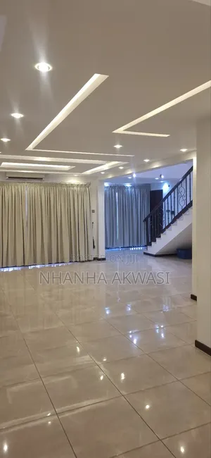 5bdrm House in Sakumono for rent