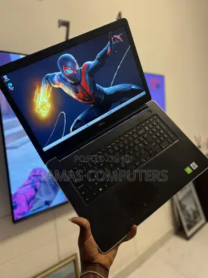 Laptop Dell Inspiron 17 3721 8GB Intel Core i7 SSD 1T