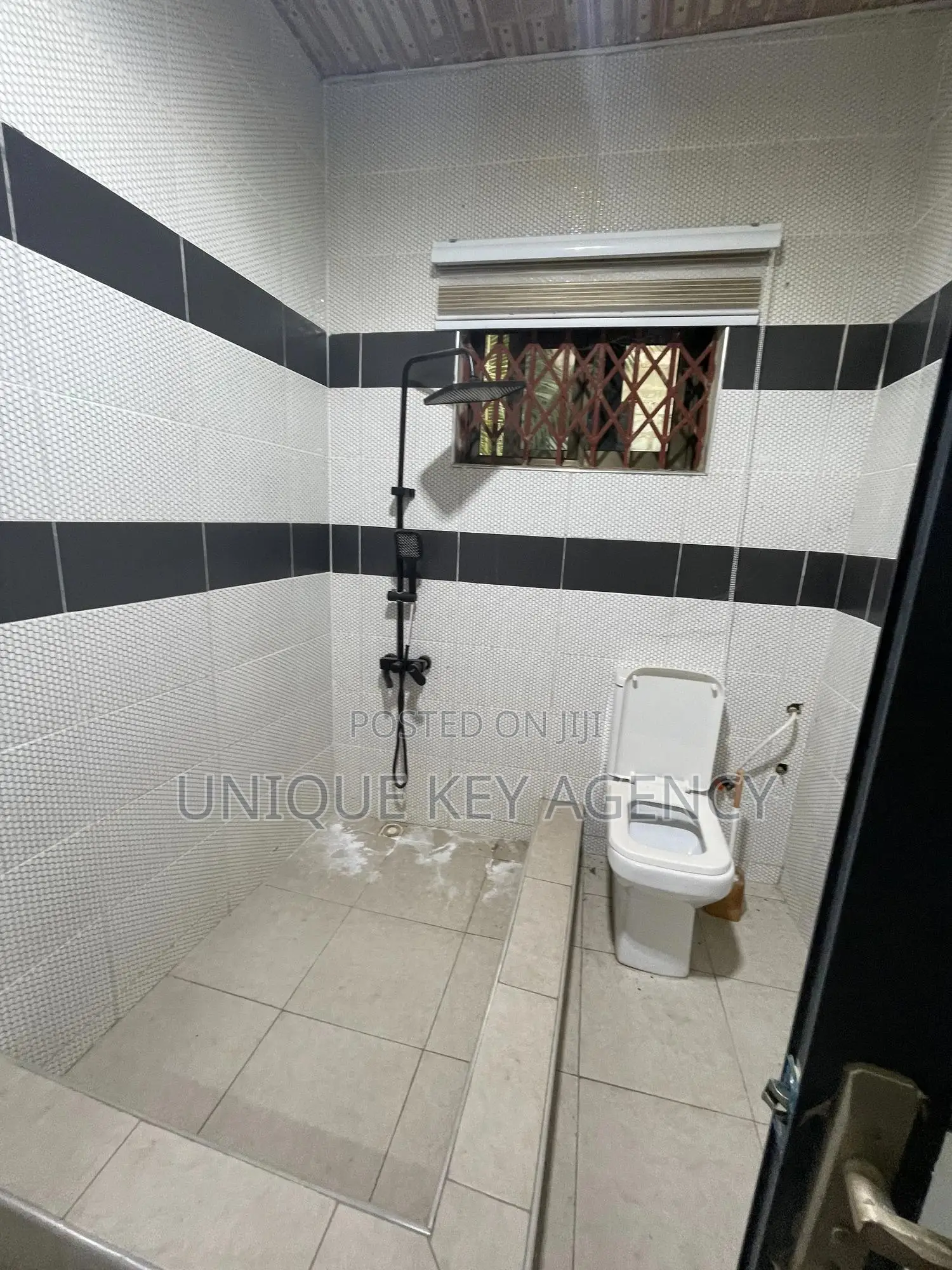 5bdrm House in Unique Key Agency, Accra Metropolitan for rent