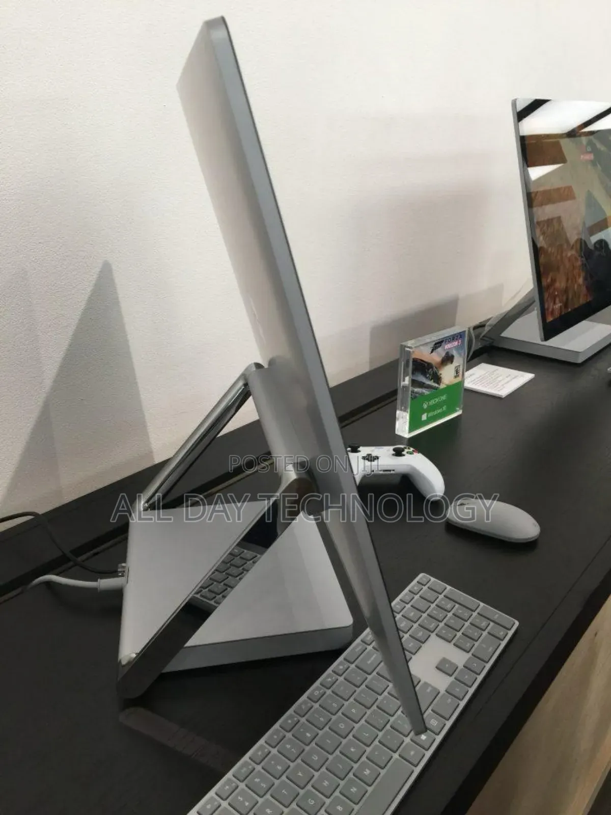 Desktop Computer Microsoft Surface Studio 2 32GB Intel Core i7 SSD 1T
