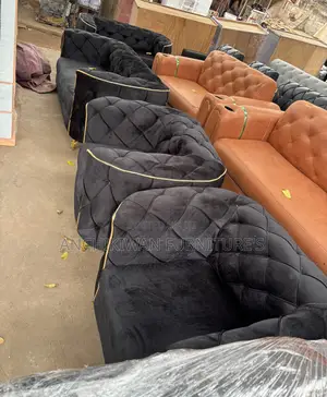 Tufted Blacked Stitched Sofa (Cash on Delivery)
