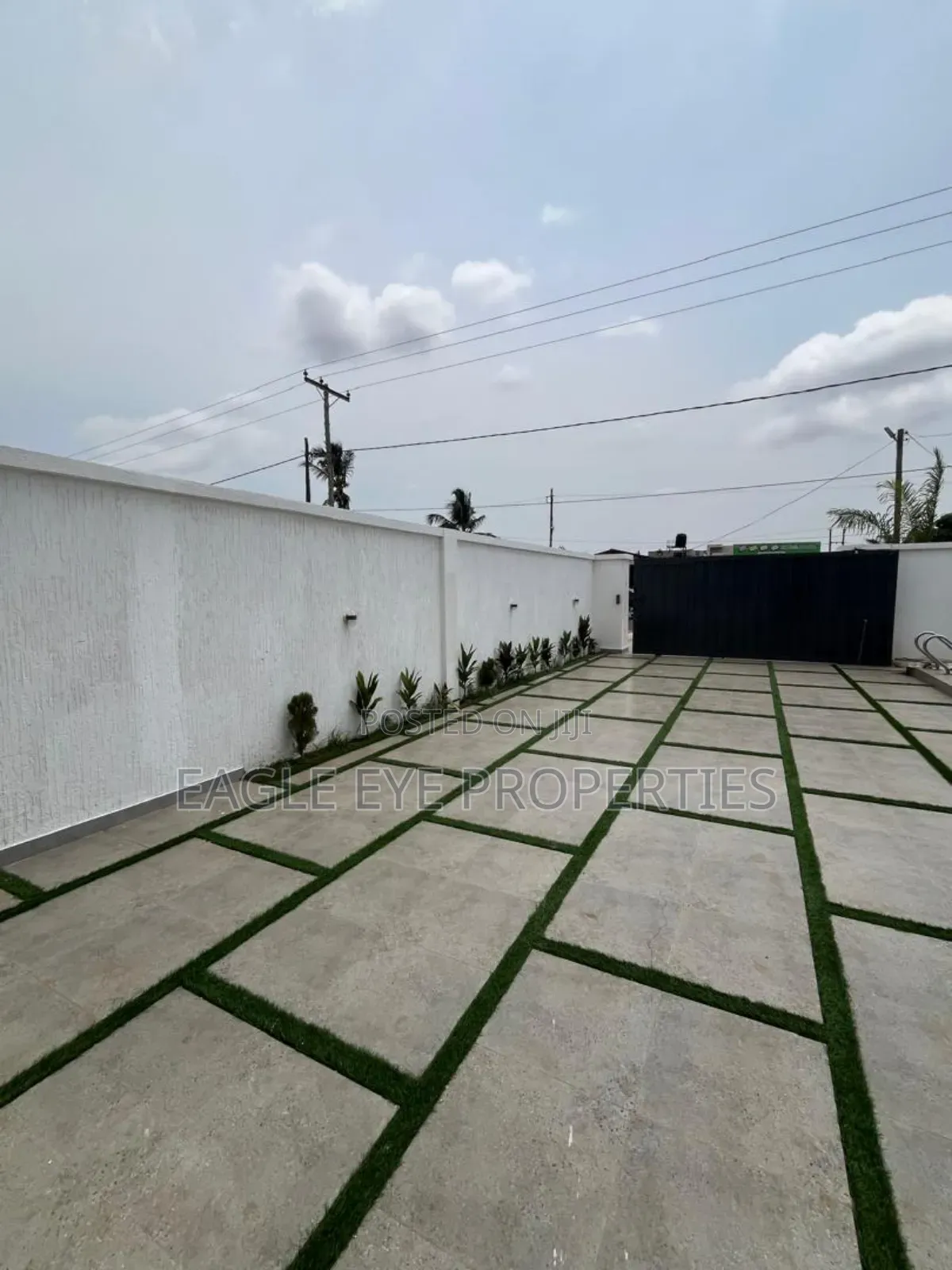 4bdrm House in Nmai-Dzorn for sale