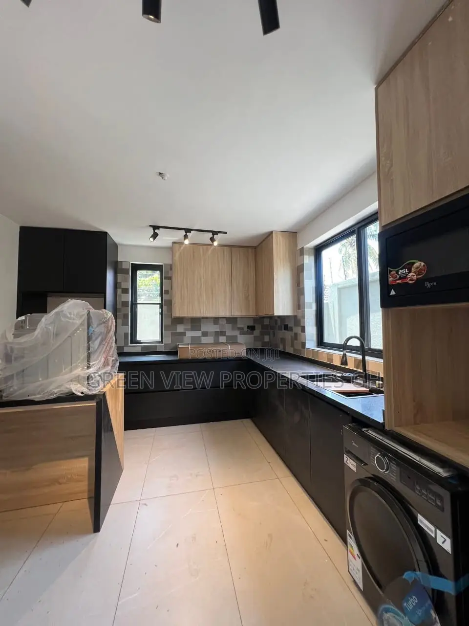 4bdrm Duplex in East Legon for rent