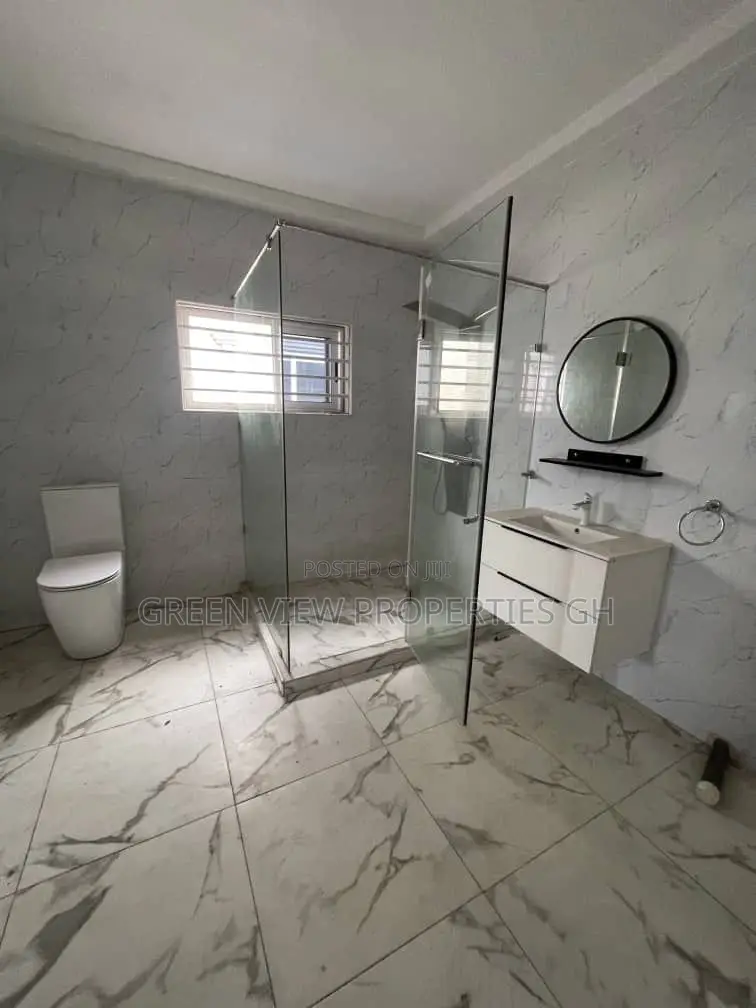 4bdrm Duplex in Lake Side Estate for rent