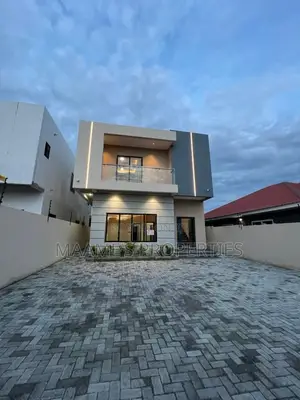 4bdrm Duplex in Lake Side Estate for sale