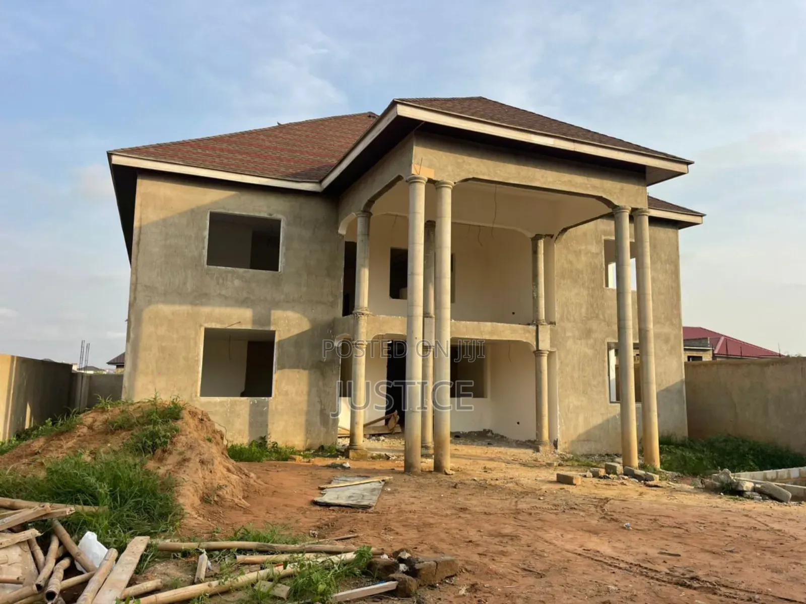 10bdrm House in Odumase Pokuase for sale
