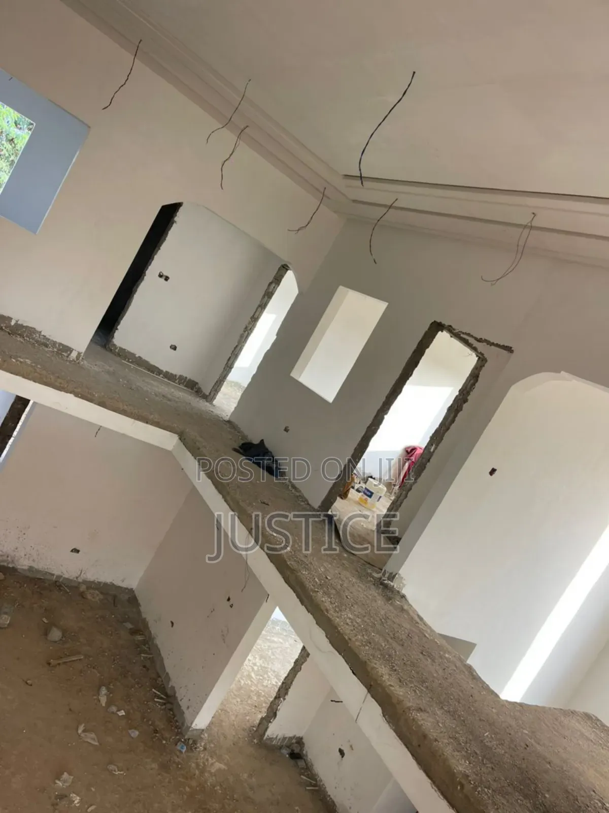 10bdrm House in Odumase Pokuase for sale