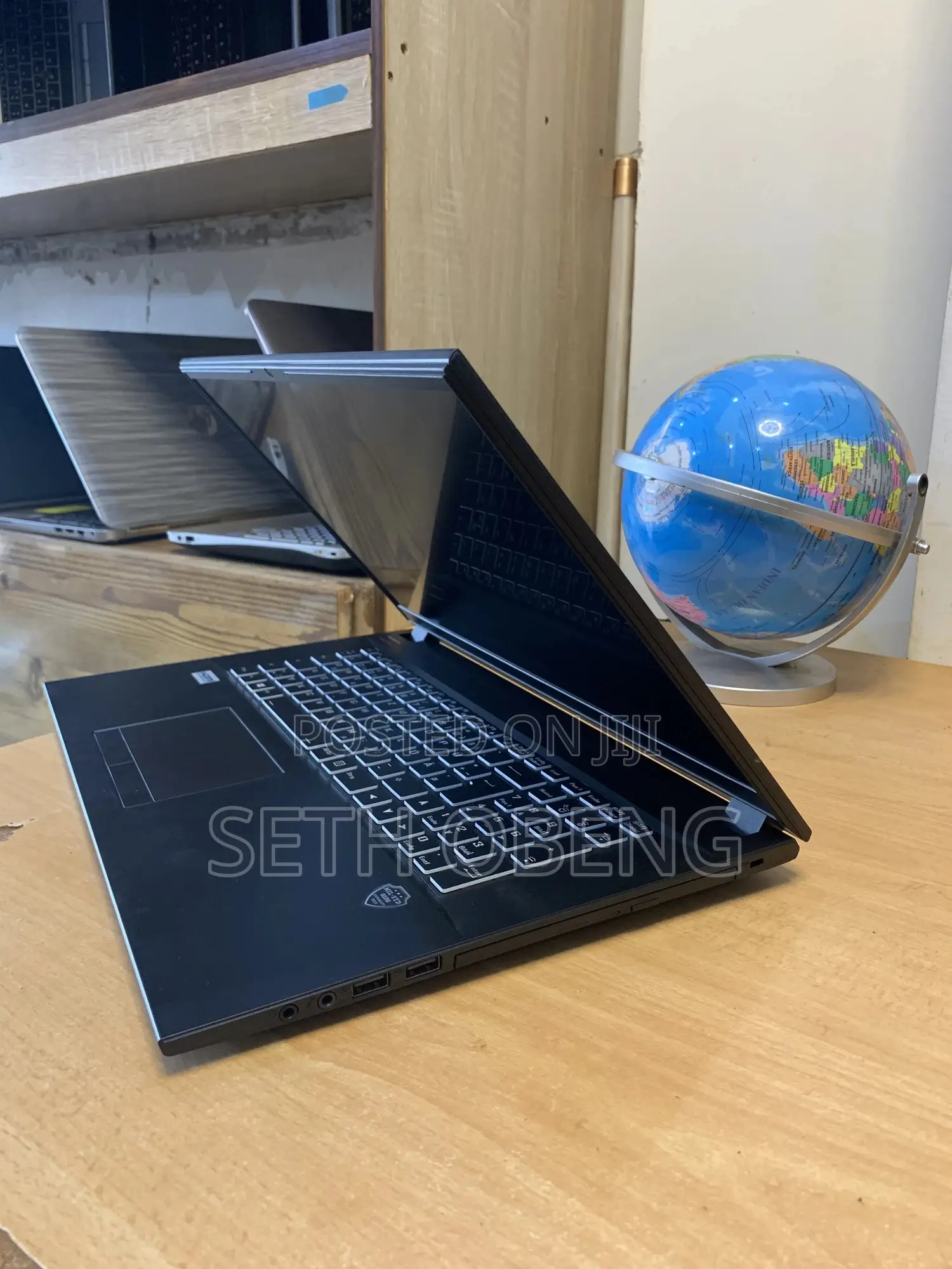 Laptop 8GB Intel Core i3 SSHD (Hybrid) 128GB