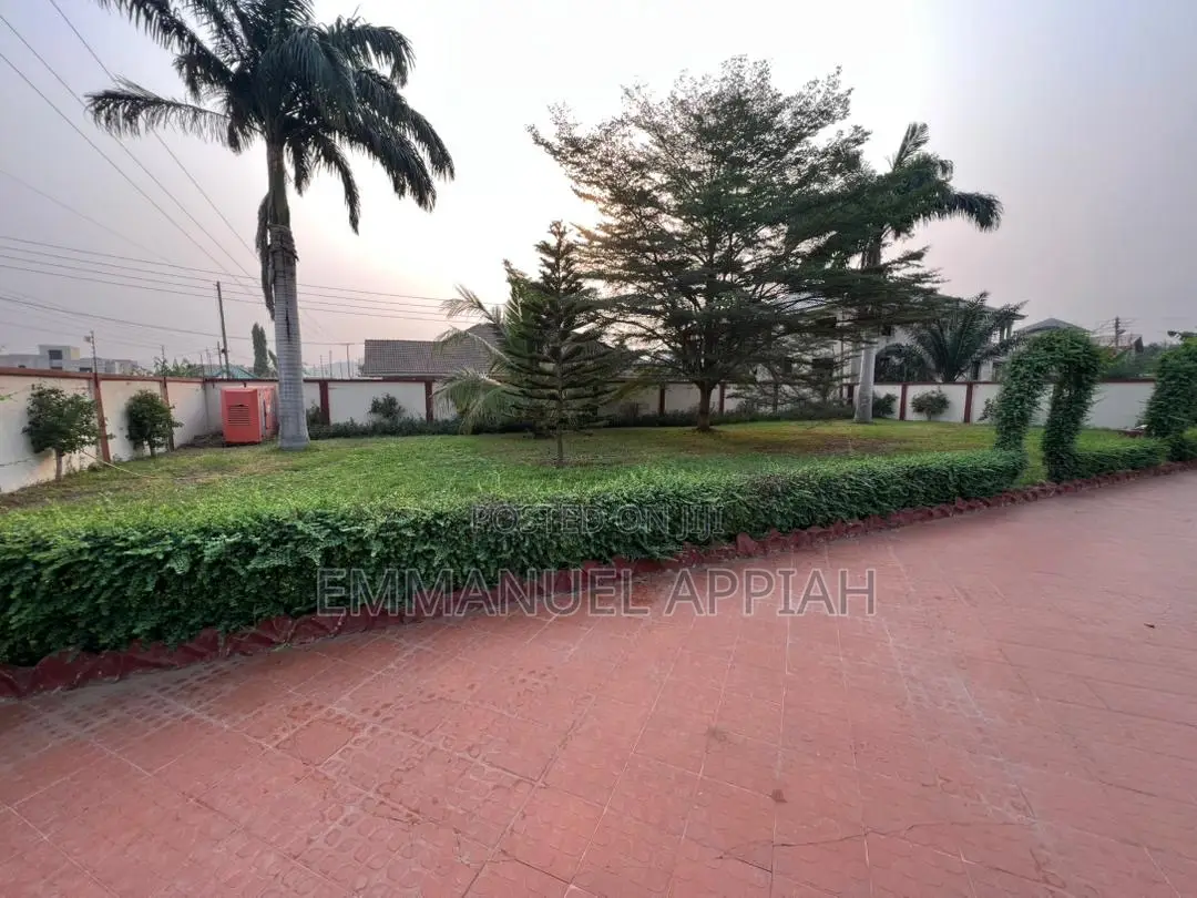 5bdrm House in Weija- Scc, Accra Metropolitan for sale