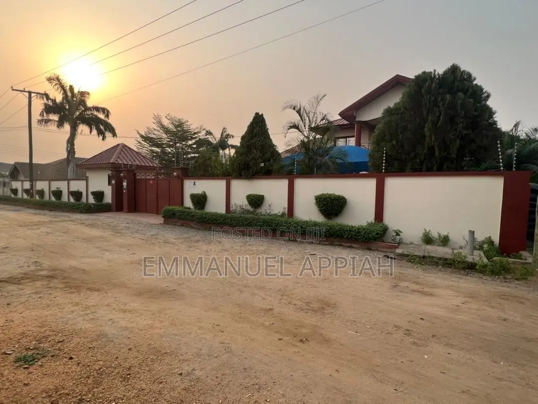 5bdrm House in Weija- Scc, Accra Metropolitan for sale