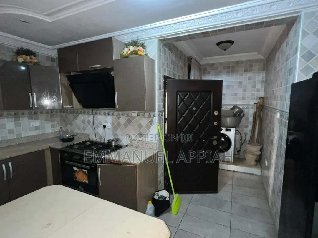 5bdrm House in Weija- Scc, Accra Metropolitan for sale