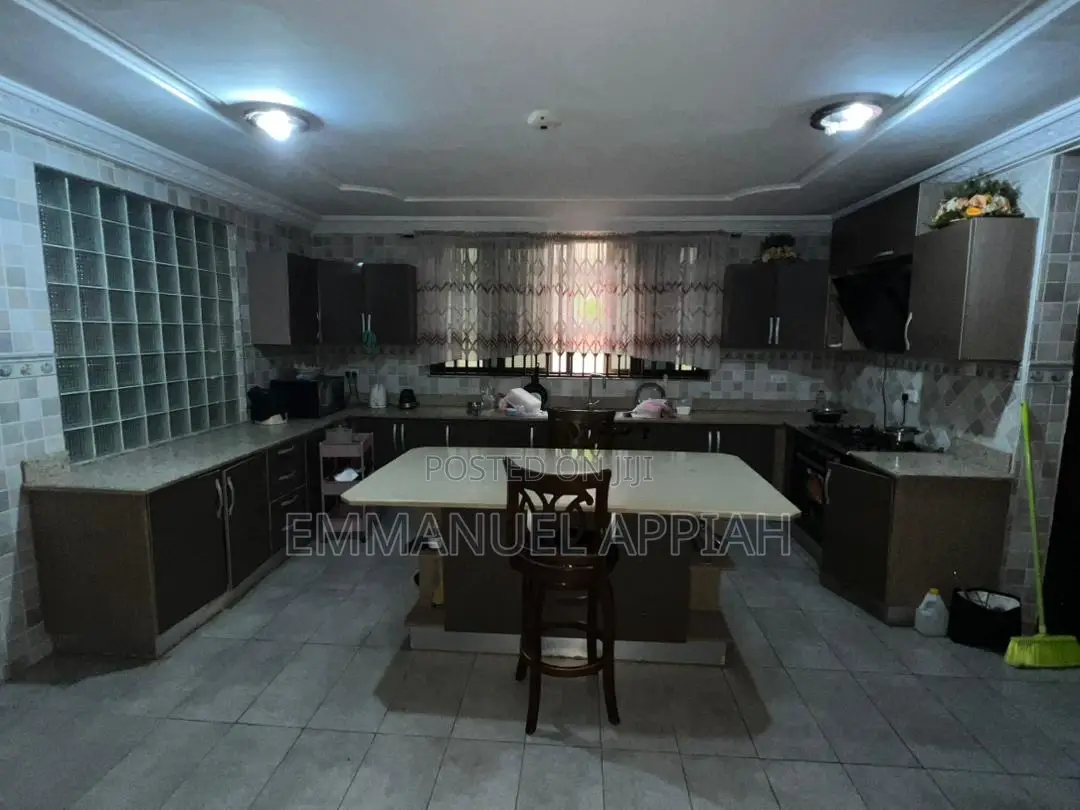 5bdrm House in Weija- Scc, Accra Metropolitan for sale