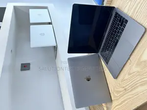 Laptop Apple MacBook Pro 2017 8GB Intel Core i5 SSD 256GB