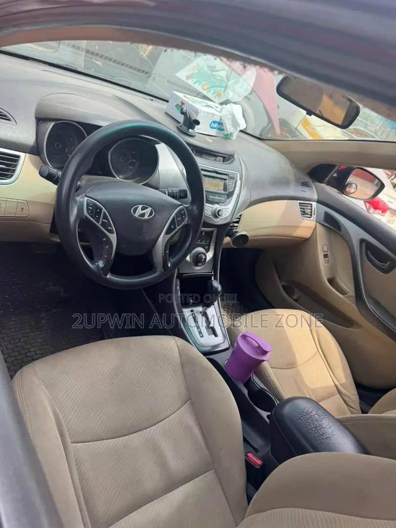 Hyundai Elantra 2010 Red