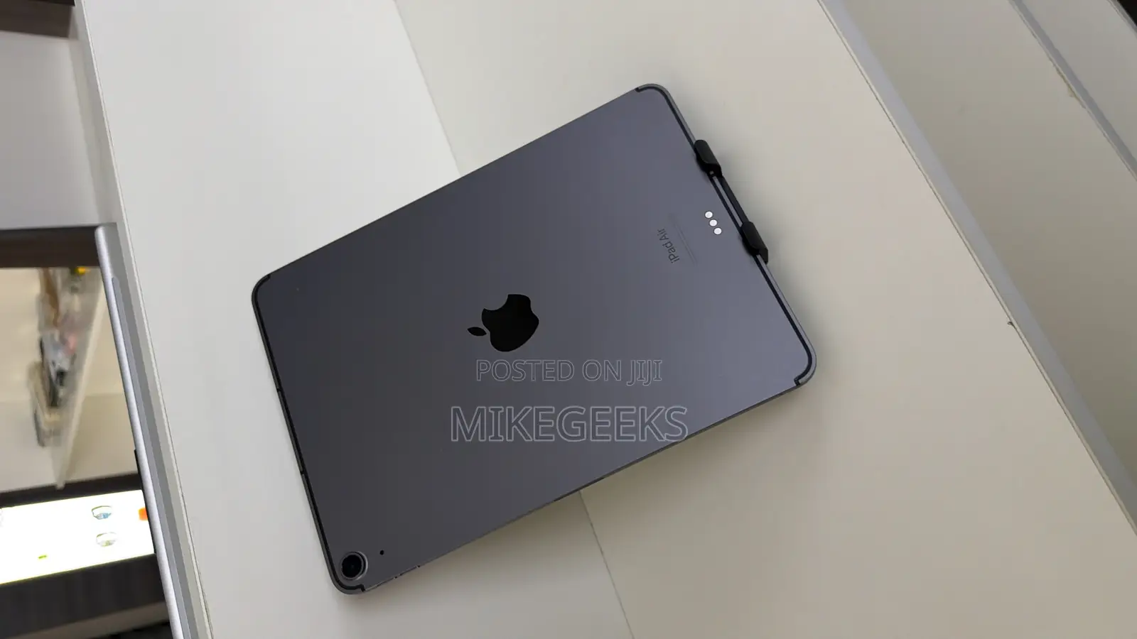 Apple iPad Air 64 GB Gray